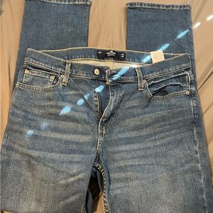 Men’s dark blue hollister jeans
